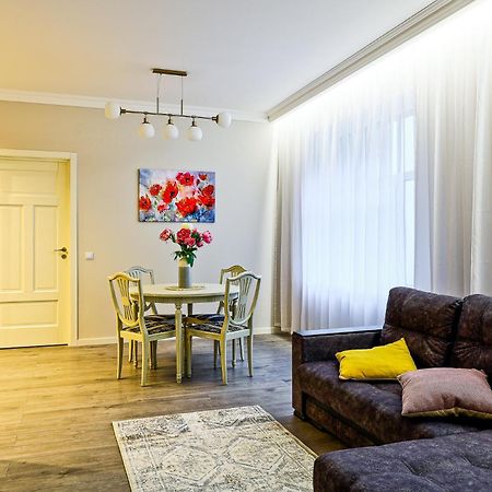 Superb Apartment In City Centre Riga Eksteriør billede